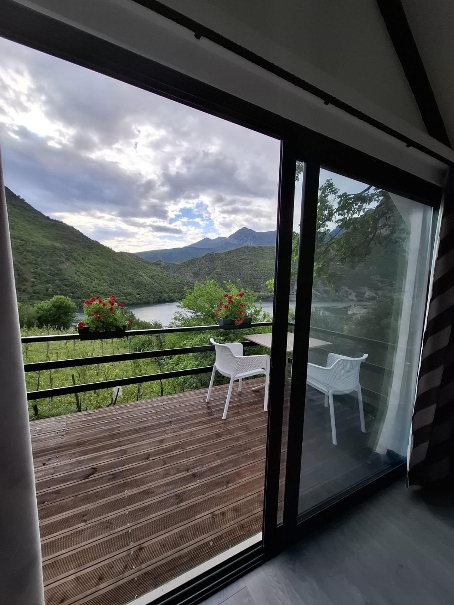 Koman Paradise By Romina Shkodër Exteriér fotografie